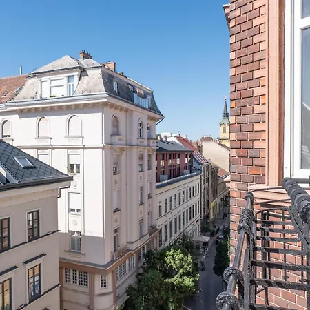 Urban Luxury Collection Будапешт